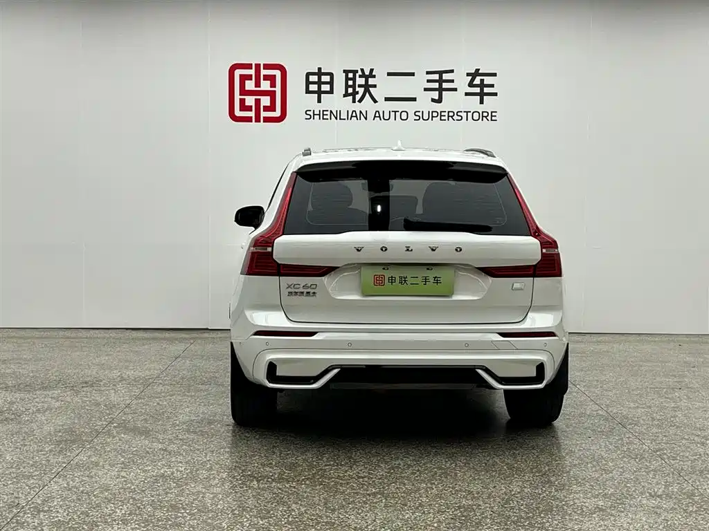 Volvo XC60 PHEV 2023 — фото 2