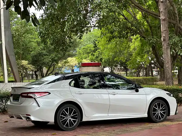 Toyota Camry 2021