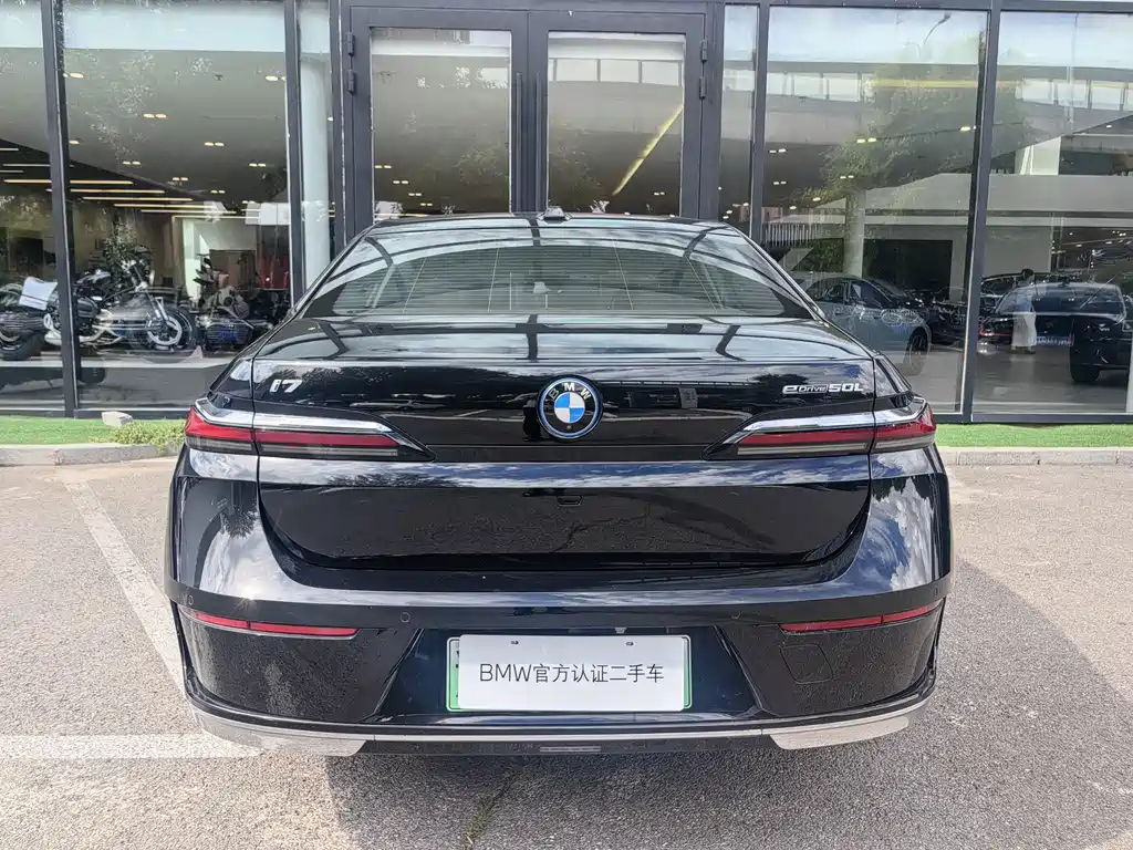 BMW i7 2025 — фото 6