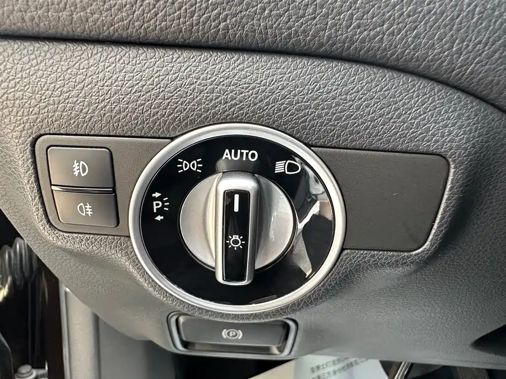 Mercedes-Benz GLA 2017 — фото 23