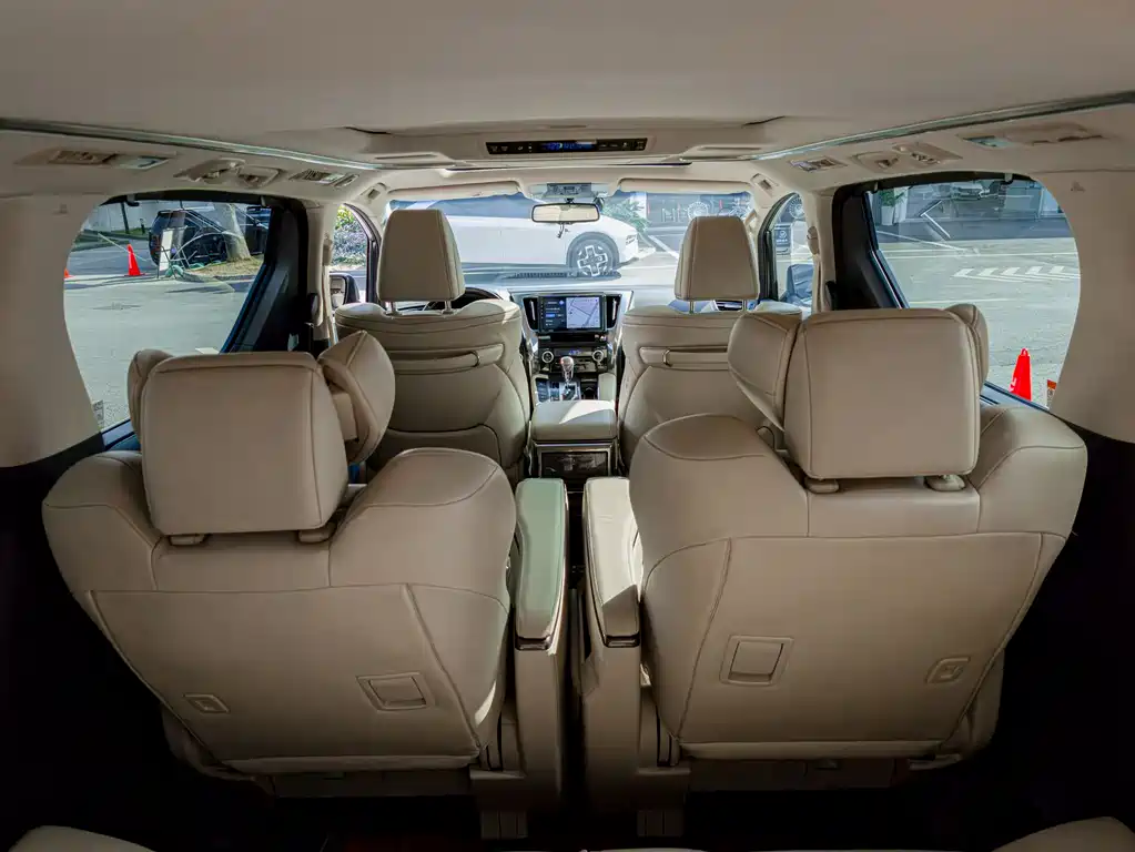 Toyota Alphard 2018 — фото 15