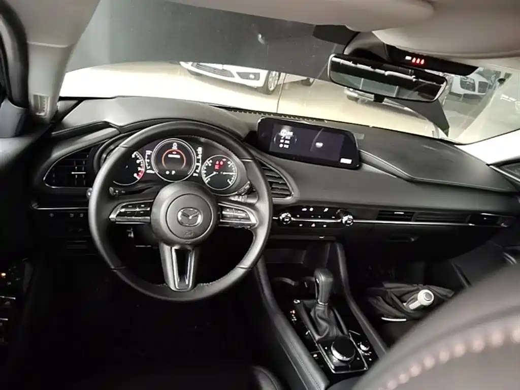 Mazda 3 Axela 2025 — фото 10