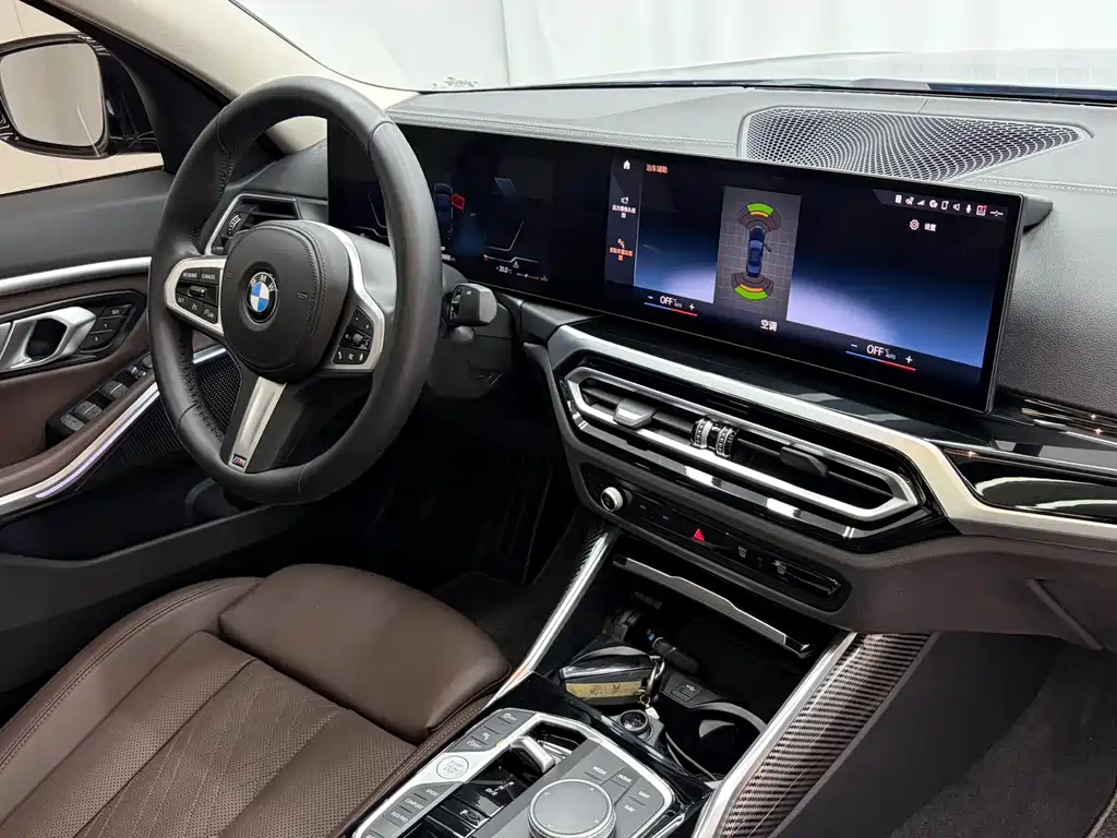 BMW 3 Series 2023 — фото 17