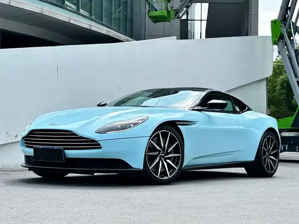 Aston Martin DB11 2019
