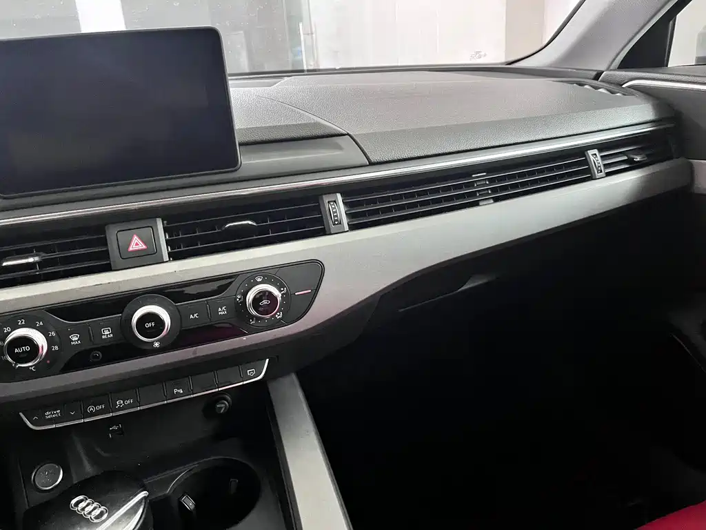Audi A4L 2019