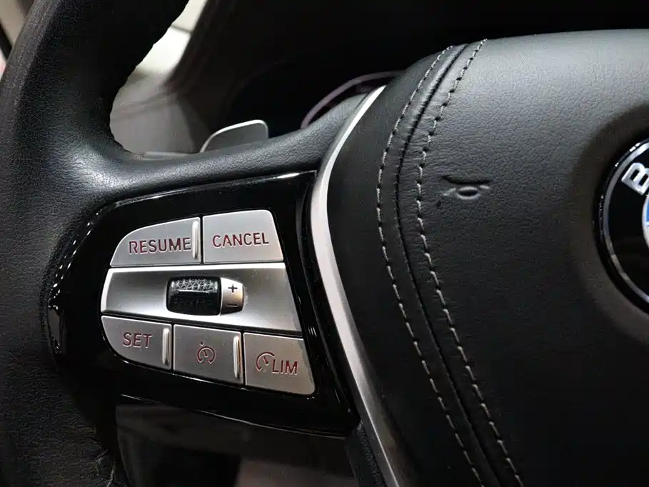BMW 5 Series 2022 — фото 18