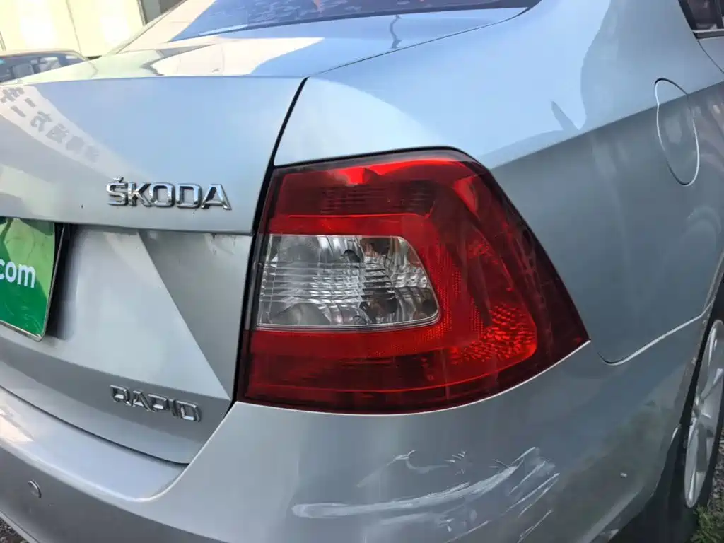 Skoda Rapid 2016 — фото 8