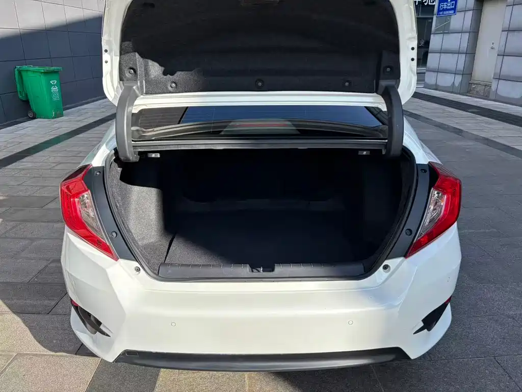 Honda Civic 2021 — фото 18