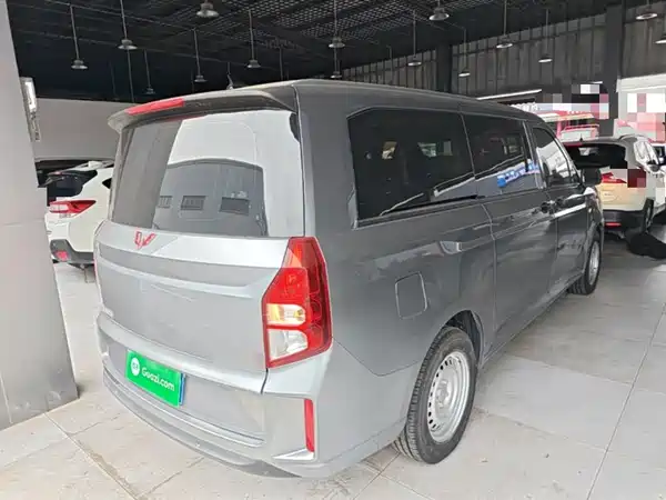 Wuling Journey 2021