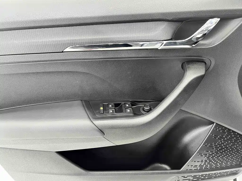 Skoda Kamiq 2023 — фото 8