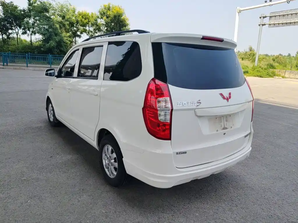 Wuling Hongguang 2018 — фото 23