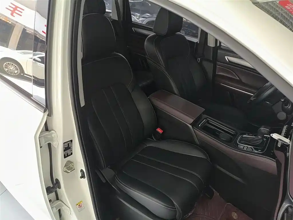 GAC Motor Trumpchi M6 2021 — фото 4