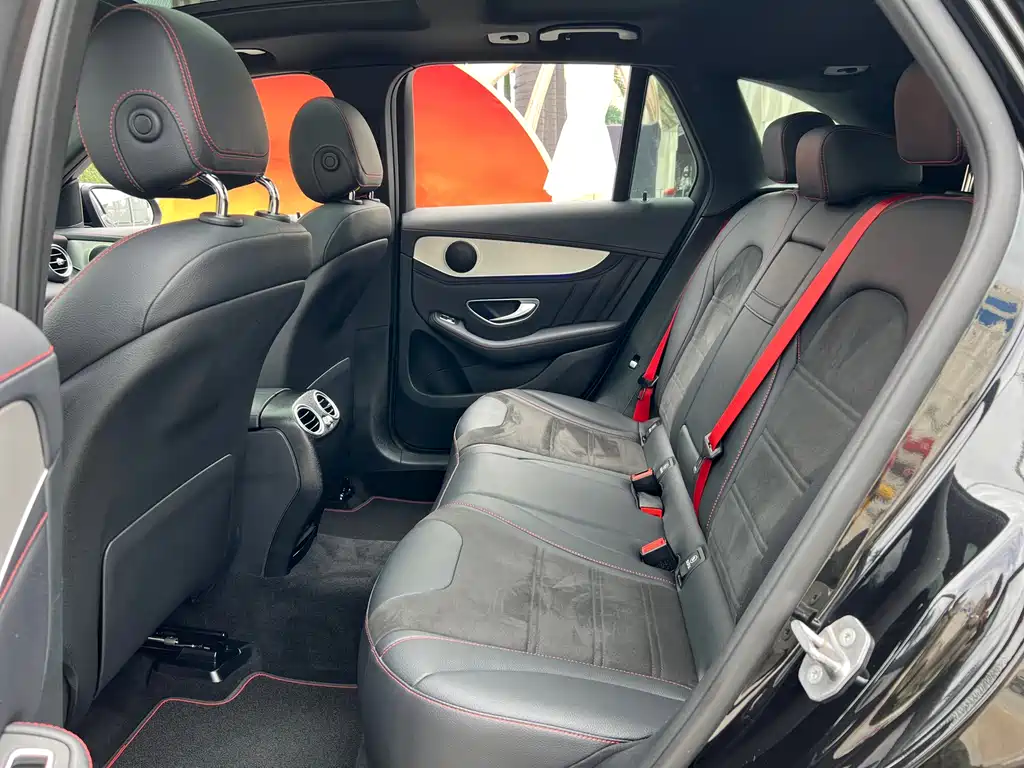 Mercedes-Benz GLC AMG 2018 — фото 14
