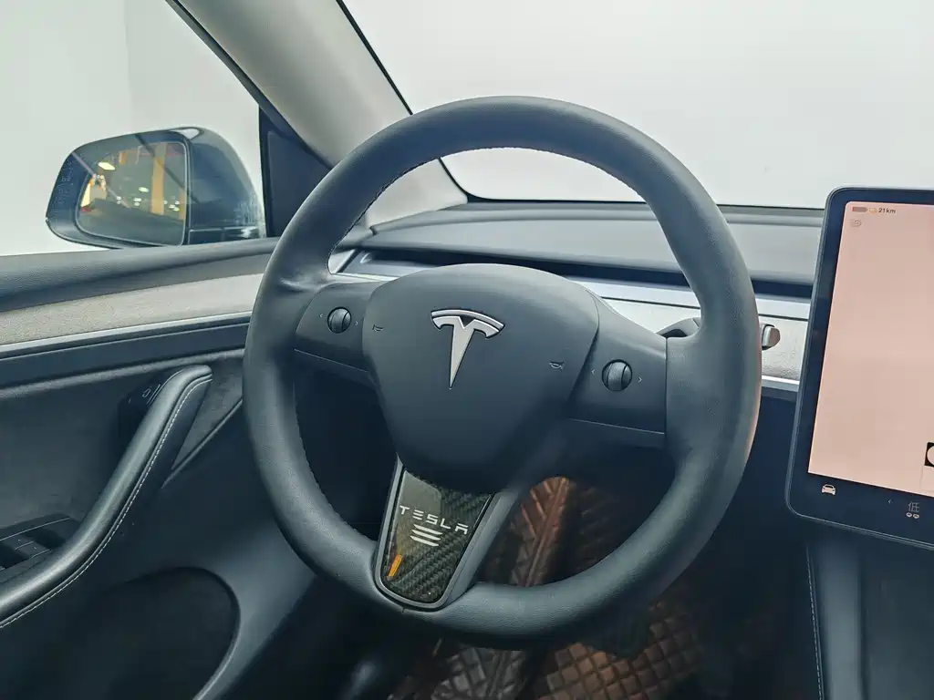 Tesla Model Y 2024 — фото 16