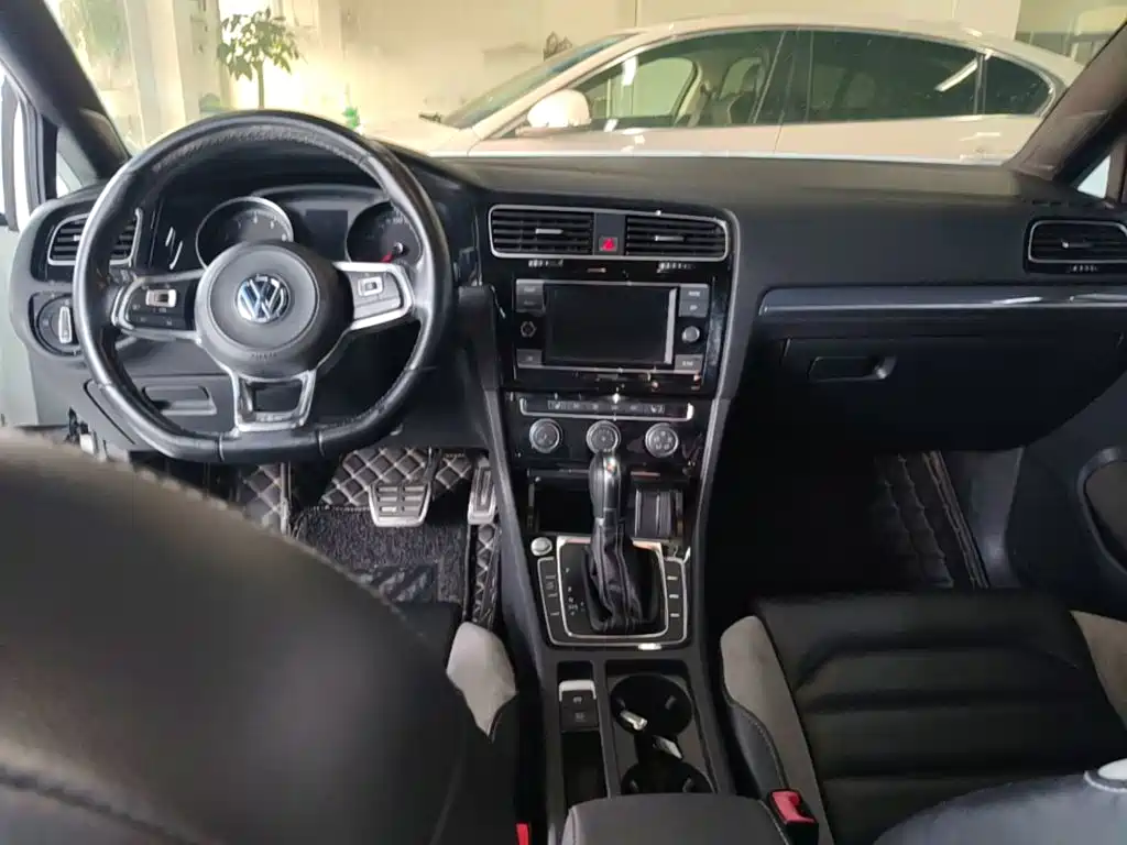 Volkswagen Golf 2018 — фото 10