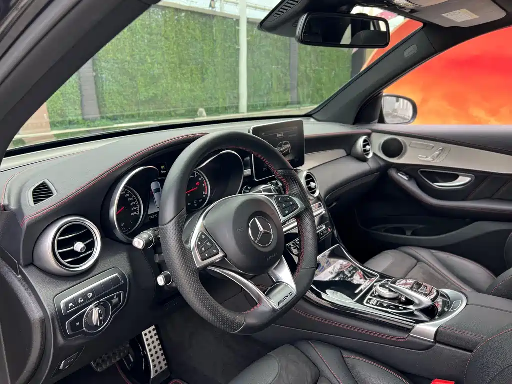 Mercedes-Benz GLC AMG 2018 — фото 9