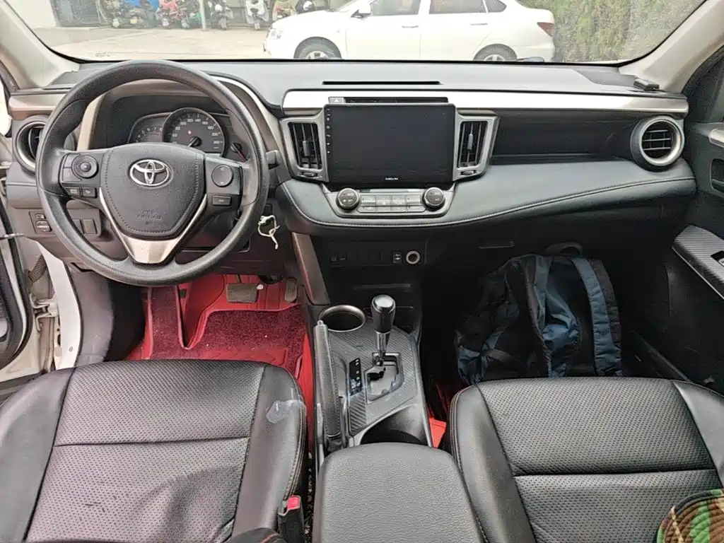 Toyota RAV4 2016 — фото 10