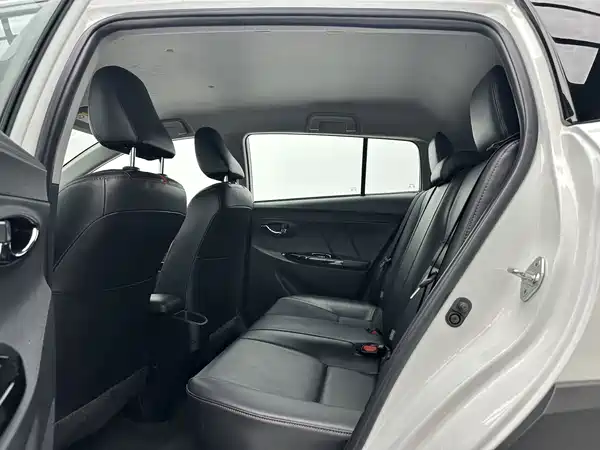 Toyota Yaris L 2023