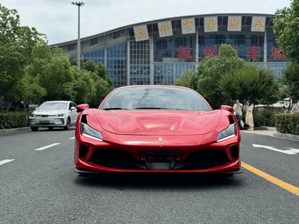 Ferrari F8 2022