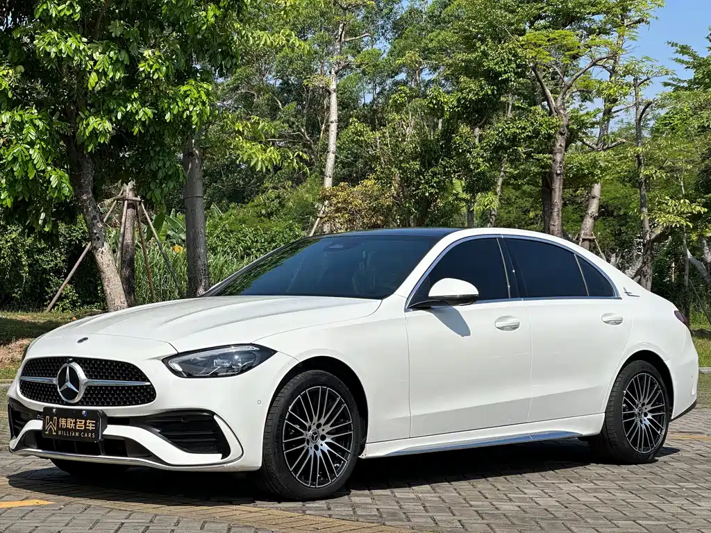 Mercedes-Benz C-Class 2025 — фото 1