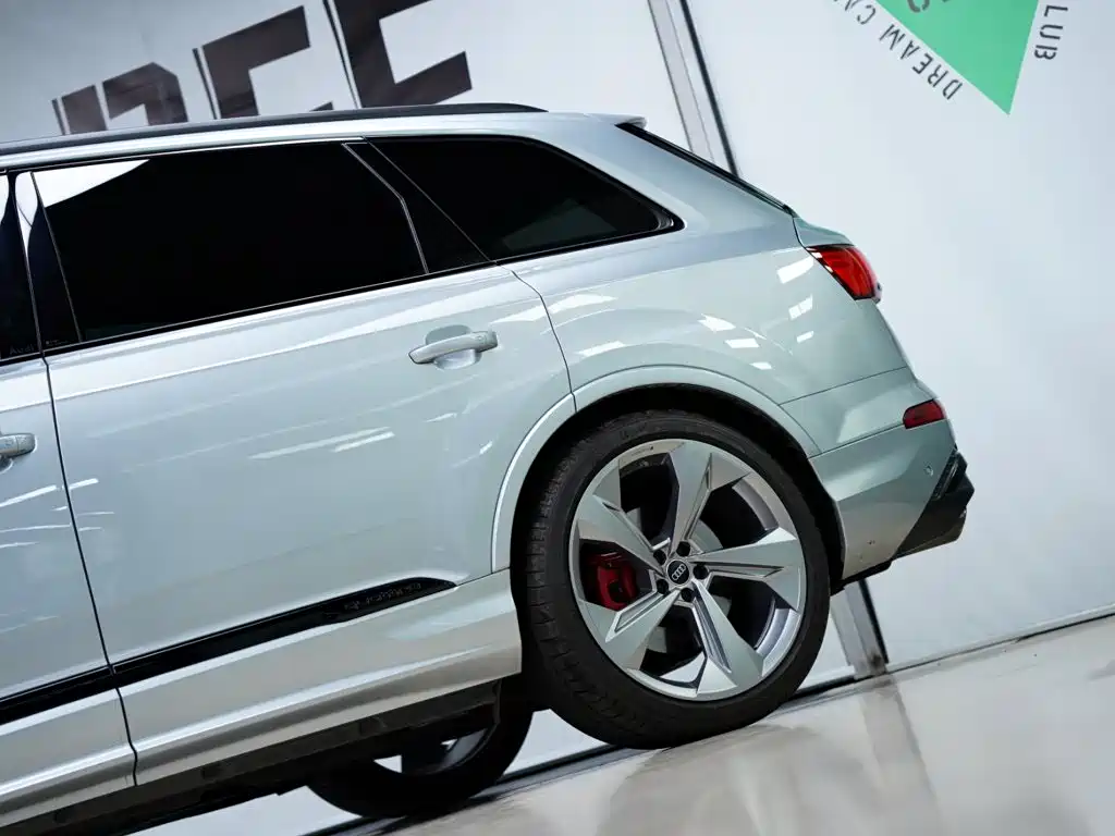 Audi SQ7 2024 — фото 24