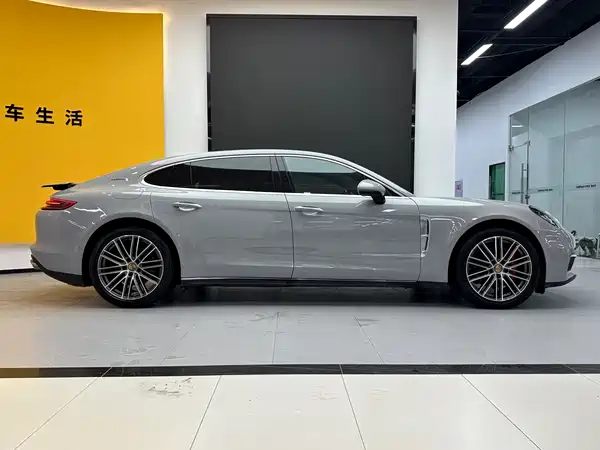 Porsche Panamera 2018