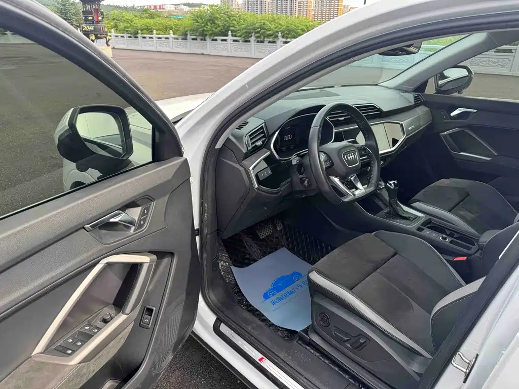 Audi Q3 2021