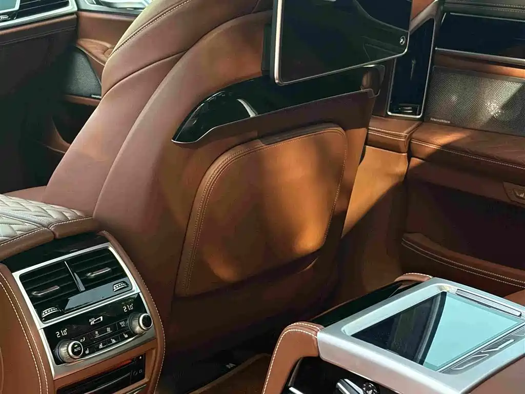 BMW 7 Series 2021 — фото 14
