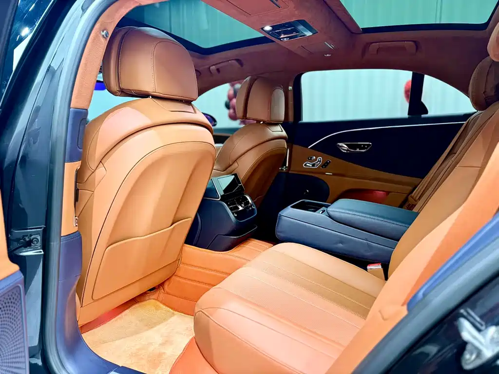 Bentley Flying Spur 2021 — фото 6