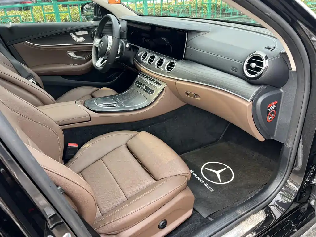 Mercedes-Benz E-Class 2020 — фото 11