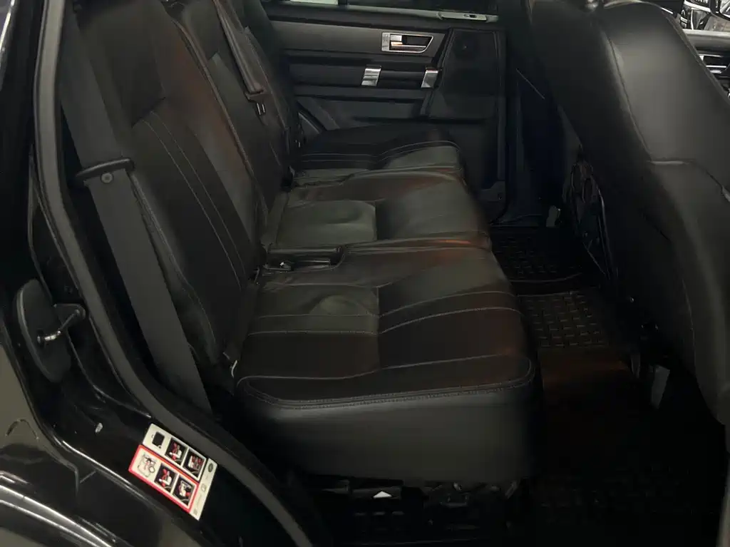 Land Rover Discovery 2014 — фото 10