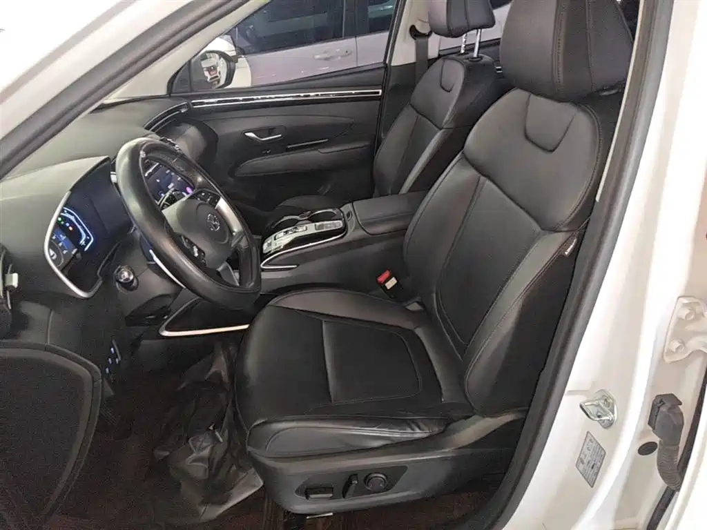 Hyundai Tucson 2023 — фото 15