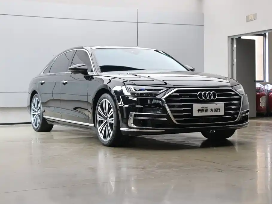 Audi A8 2018 — фото 31