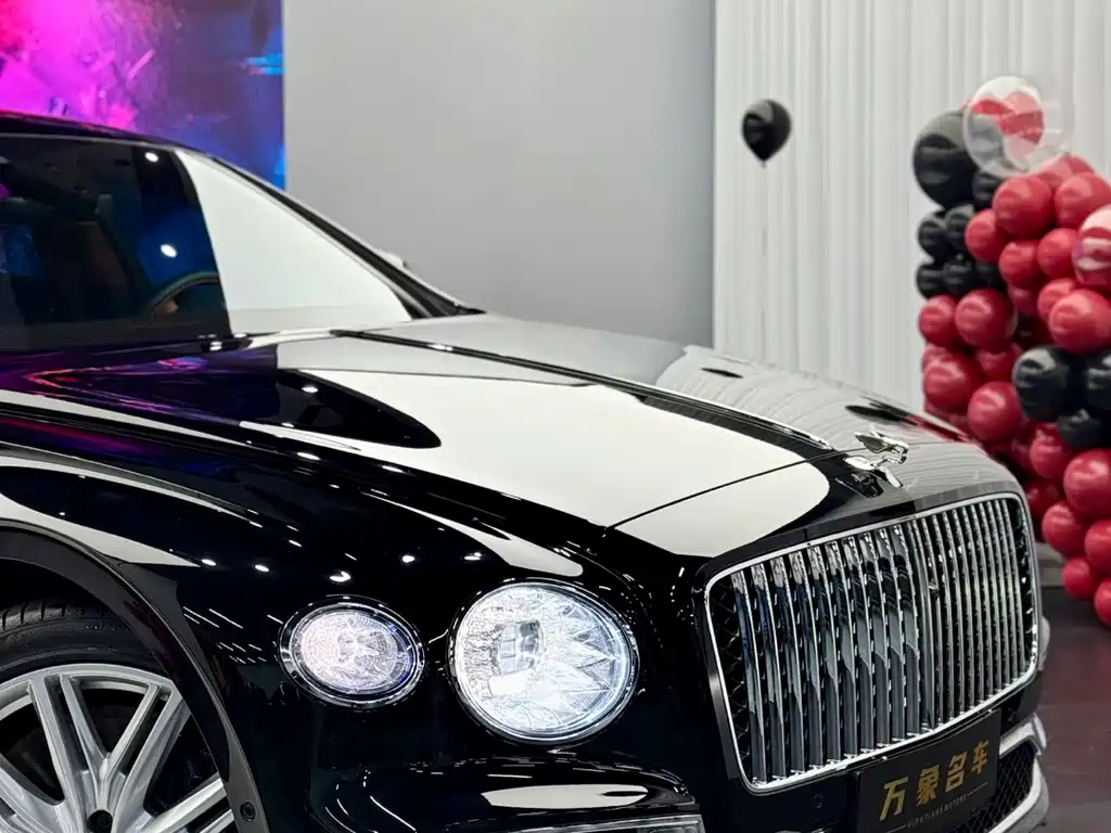 Bentley Flying Spur 2021 — фото 17