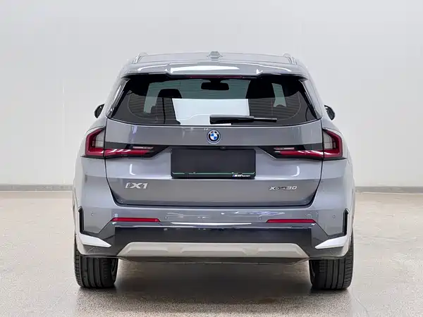 BMW iX1 2023