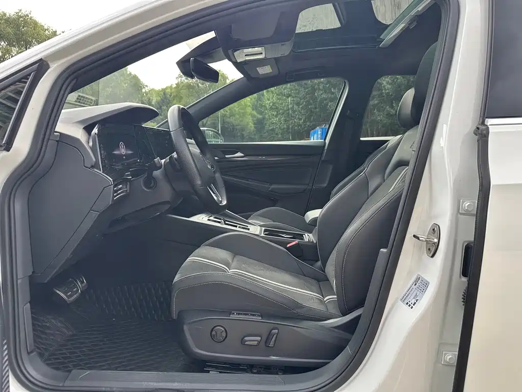 Volkswagen Golf 2022