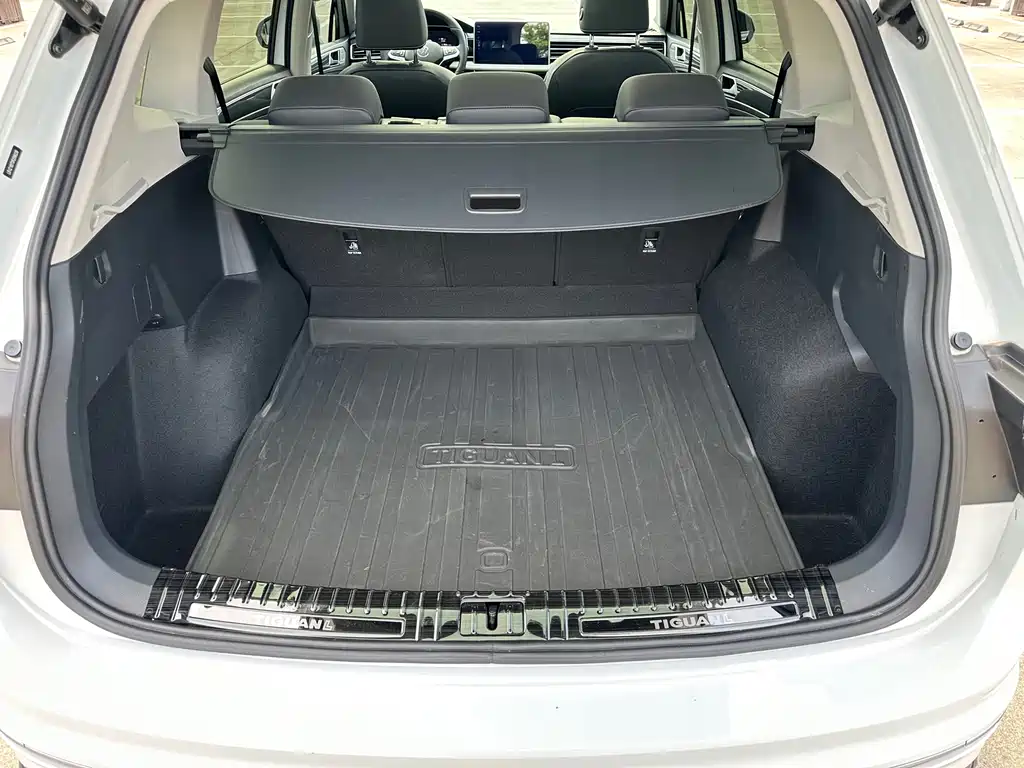 Volkswagen Tiguan L 2024 — фото 19