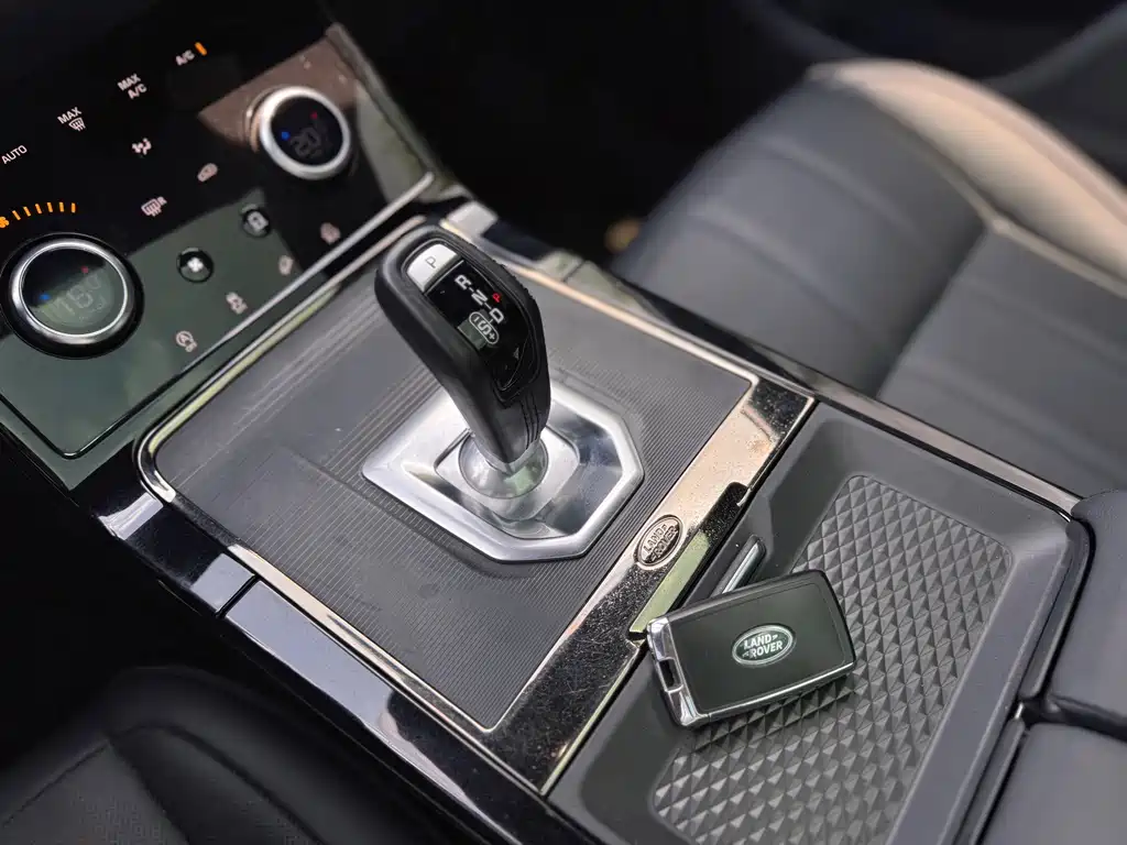 Land Rover Evoque 2020 — фото 19