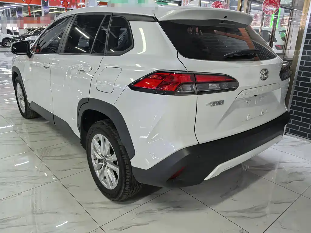 Toyota Corolla Cross 2022 — фото 4