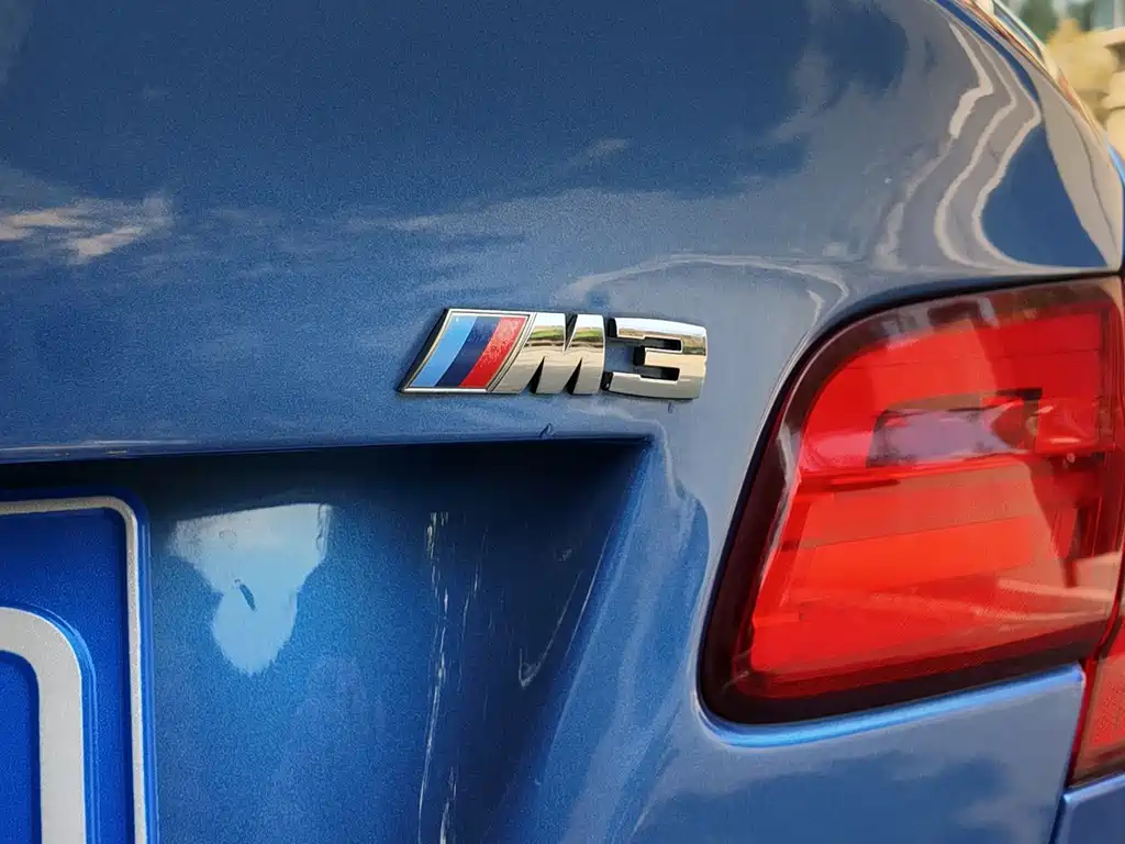 BMW M3 2011 — фото 11