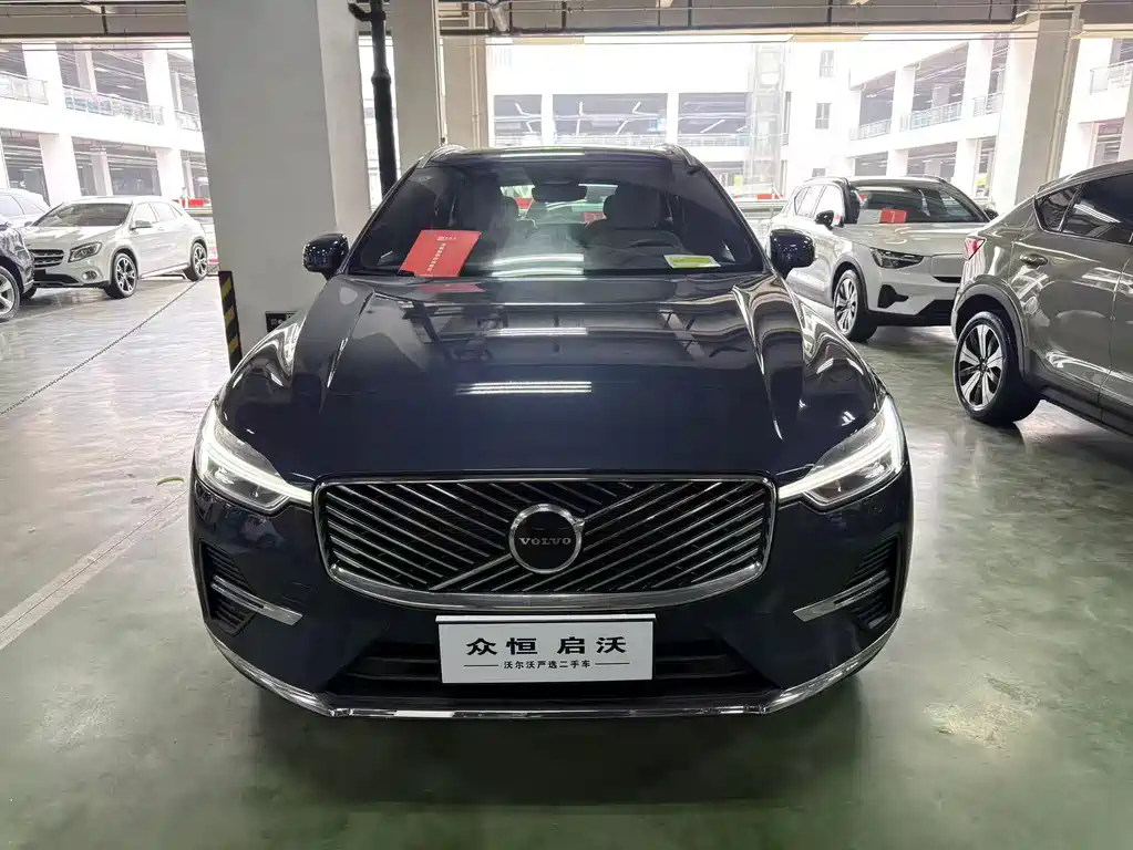 Volvo XC60 2025 — фото 2