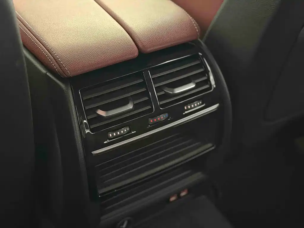 BMW 5 Series 2022 — фото 11