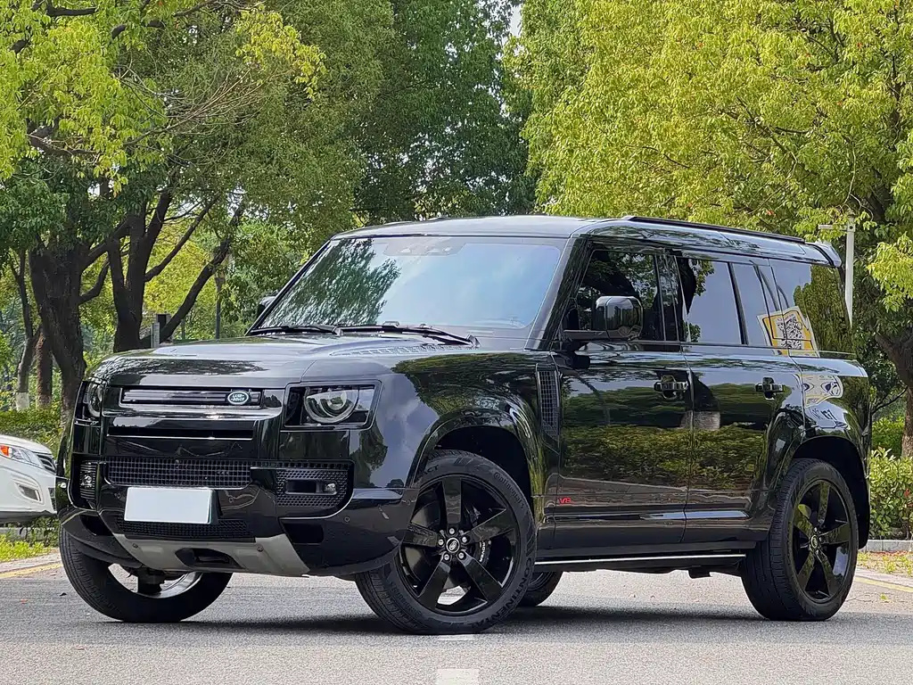 Land Rover Defender 2024