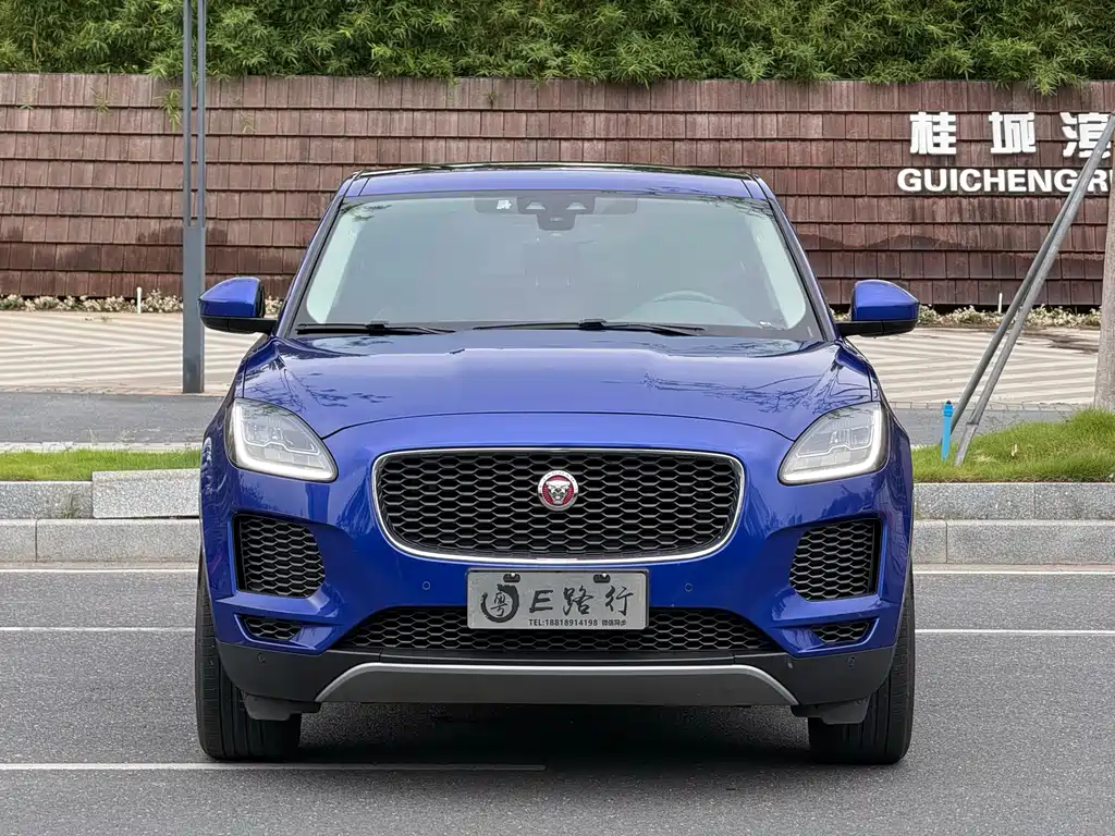 Jaguar E-PACE 2019 — фото 2