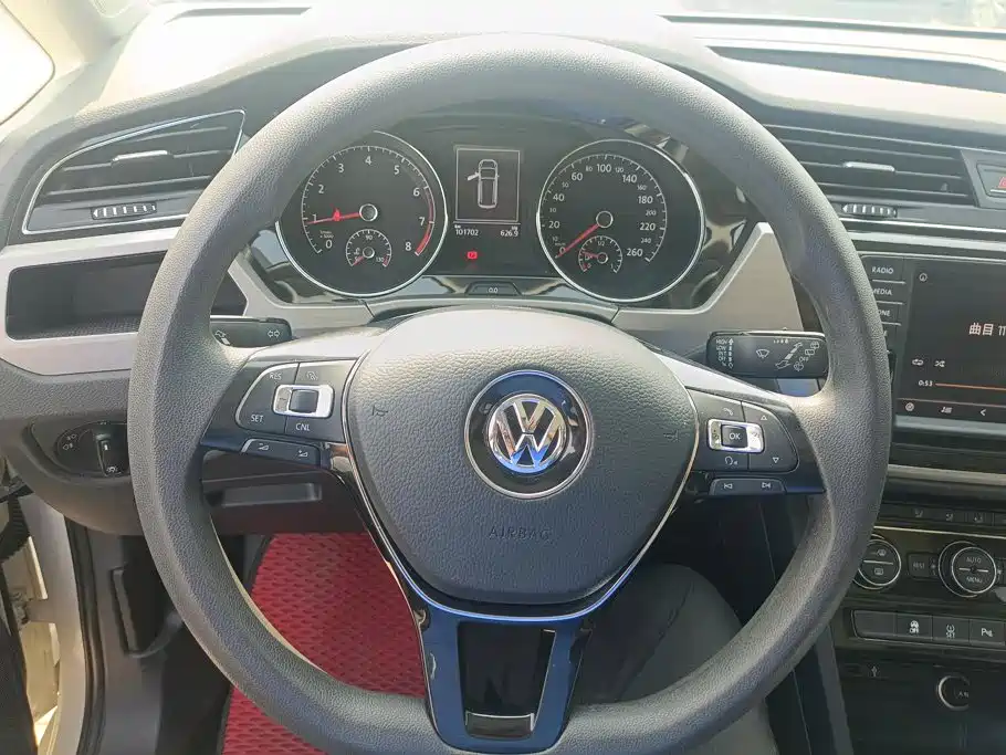 Volkswagen Touran 2019 — фото 14