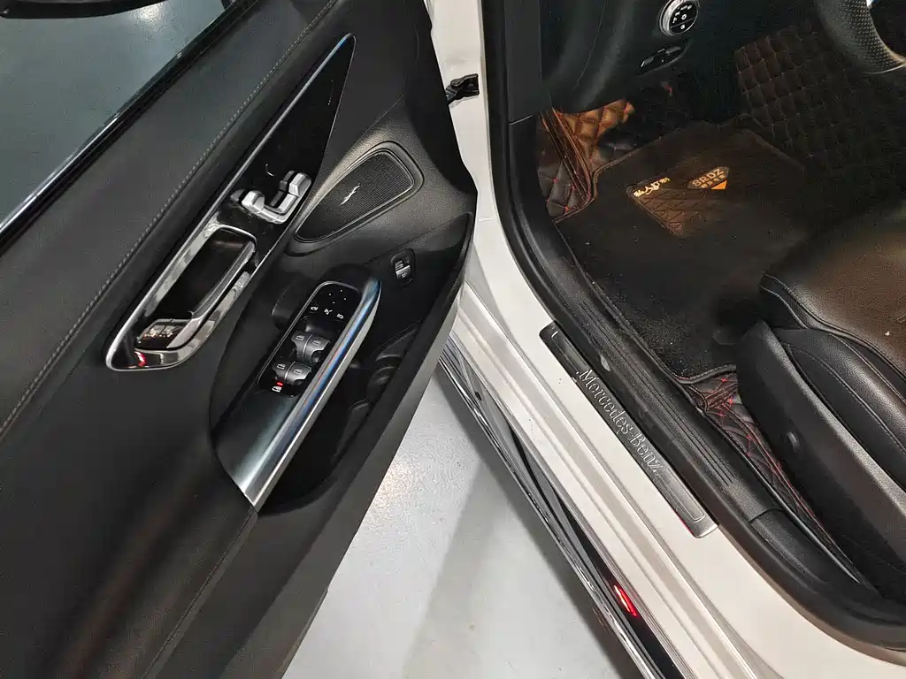 Mercedes-Benz C-Class 2021 — фото 4