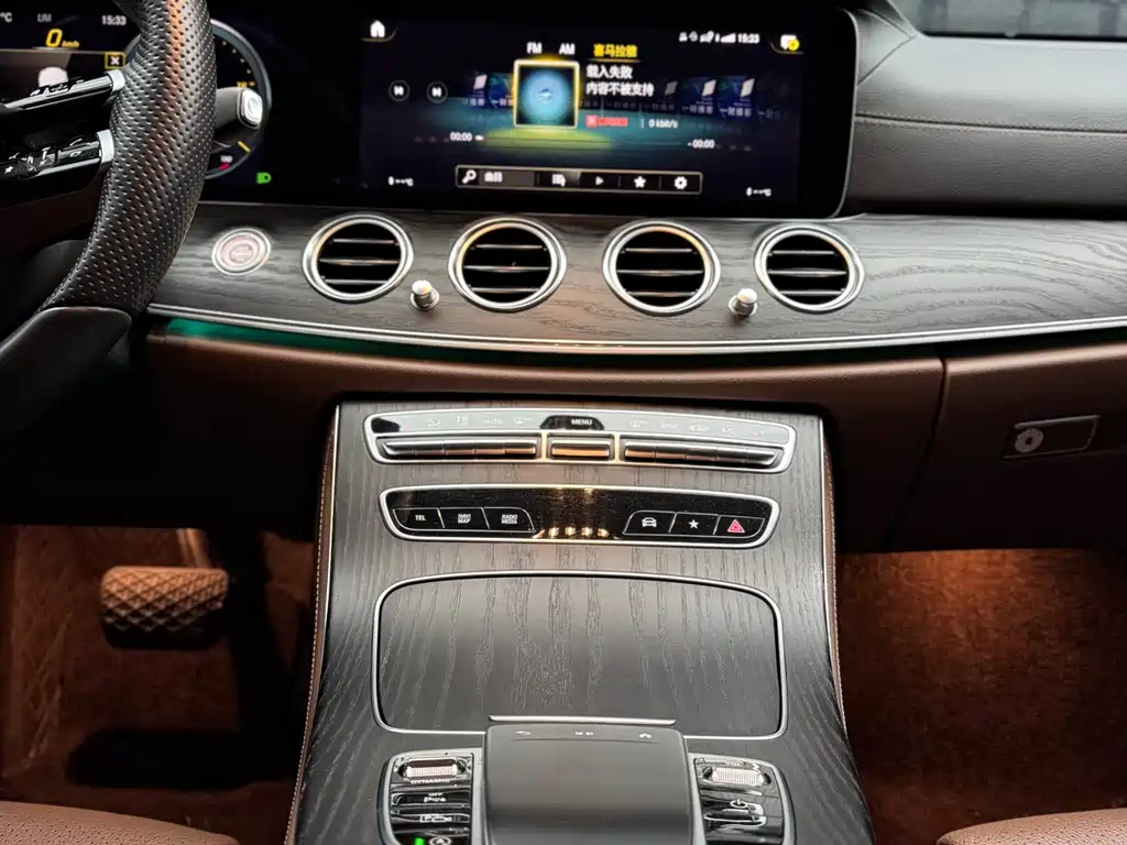 Mercedes-Benz E-Class 2022 — фото 11
