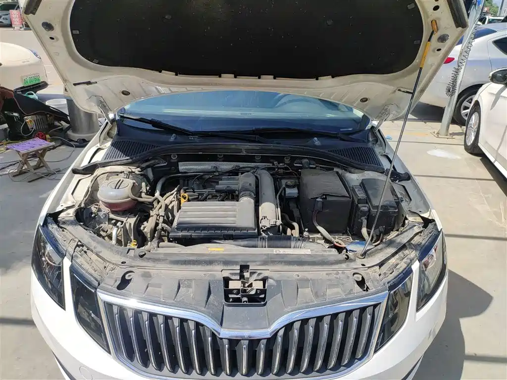 Skoda Octavia 2018 — фото 20