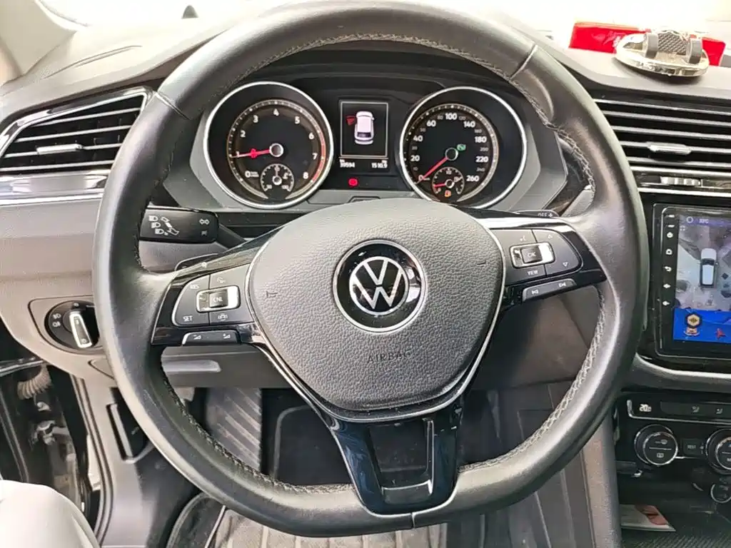 Volkswagen Tiguan L 2021 — фото 11