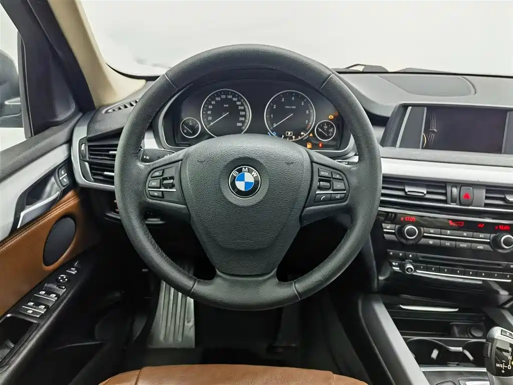 BMW X5 2017 — фото 16